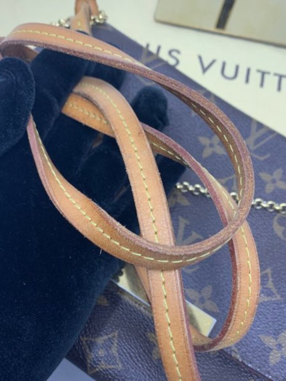 LOUIS VUITTON Monogram Favorite MM Crossbody Bag - Picture 12 of 16
